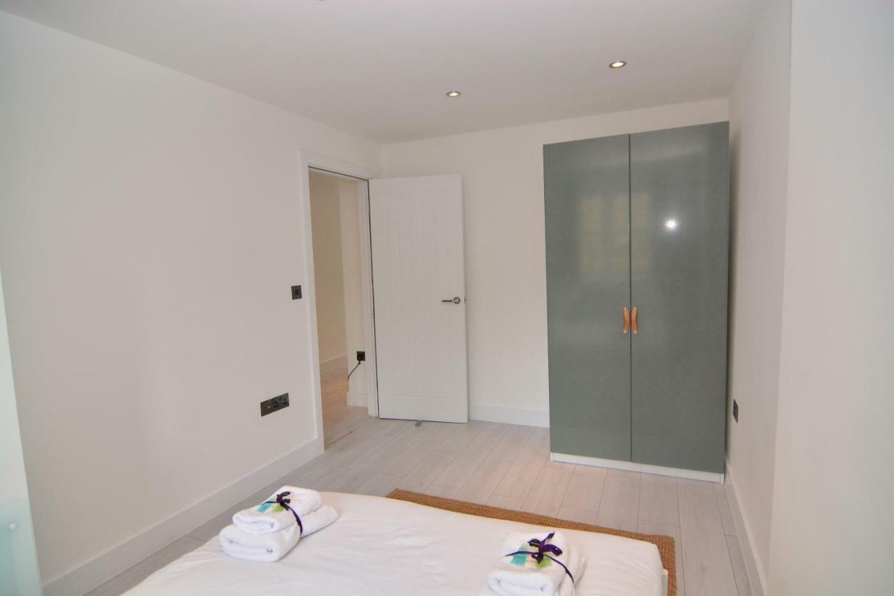 Apartment Wharf - Macarena Apartments London Eksteriør billede