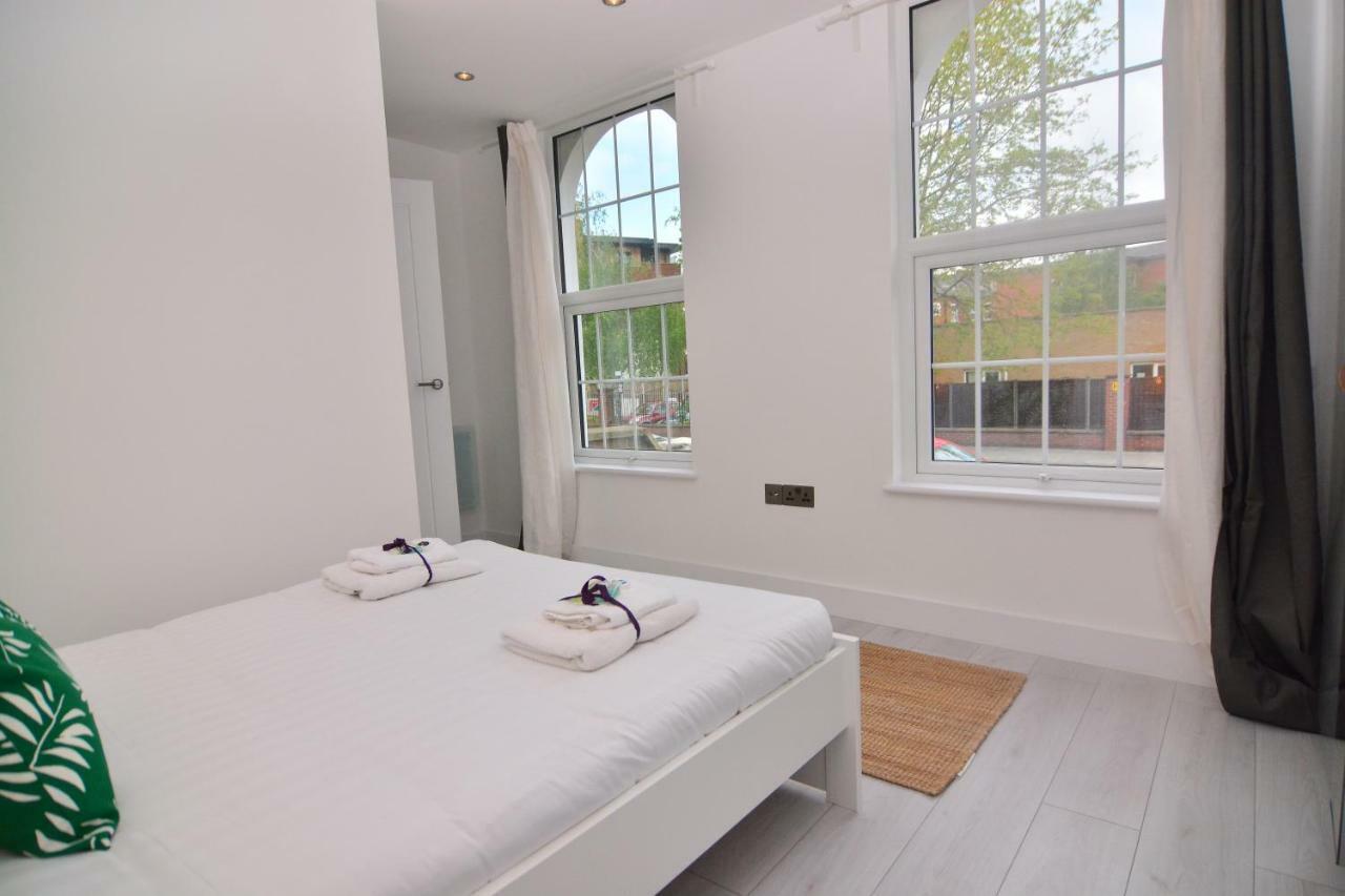 Apartment Wharf - Macarena Apartments London Eksteriør billede