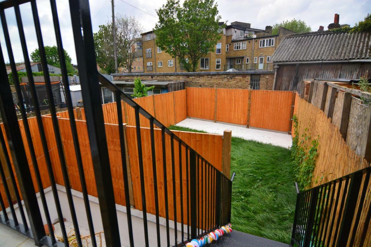 Apartment Wharf - Macarena Apartments London Eksteriør billede