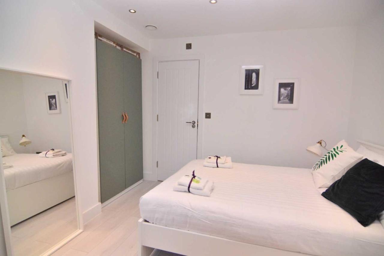 Apartment Wharf - Macarena Apartments London Eksteriør billede